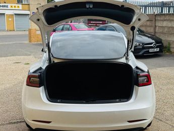 TESLA Model 3 Standard Range Plus Saloon 4dr Electric Auto RWD (241 bhp)