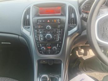 VAUXHALL MOKKA 1.4i Turbo SE SUV 5dr Petrol Manual 2WD Euro 6 (s/s) (140 ps)
