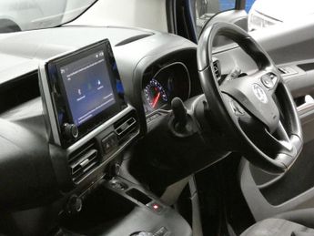 VAUXHALL COMBO LIFE 1.2 Turbo SE XL MPV 5dr Petrol Auto Euro 6 (s/s) (7 Seat) (130 p
