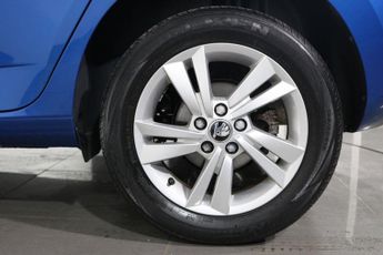SKODA FABIA 1.0 TSI SE Hatchback 5dr Petrol DSG Euro 6 (s/s) (110 ps)
