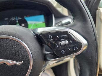JAGUAR I-PACE 400 90kWh SE SUV 5dr Electric Auto 4WD (400 ps)