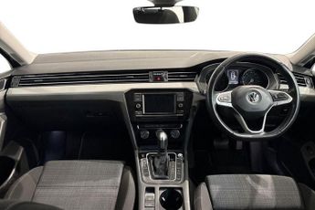 VOLKSWAGEN PASSAT 1.6 TDI SE Estate 5dr Diesel DSG Euro 6 (s/s) (120 ps) Front / R