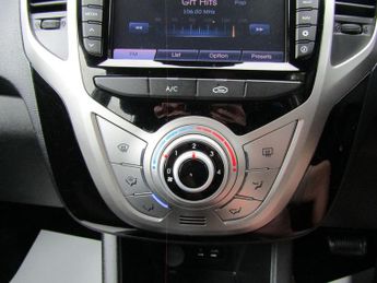HYUNDAI IX20 1.6 SE Nav Hatchback 5dr Petrol Automatic Euro 6 (125 ps)