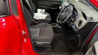TOYOTA YARIS 1.5 VVT-h Icon Tech Hatchback 5dr Petrol Hybrid E-CVT Euro 6 (s/