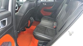 VOLVO XC40 2.0 D4 First Edition SUV 5dr Diesel Auto AWD Euro 6 (s/s) (190 p