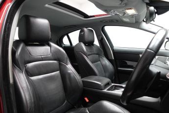 JAGUAR XF 2.2d R-Sport Black Saloon 4dr Diesel Auto Euro 5 (s/s) (200 ps)