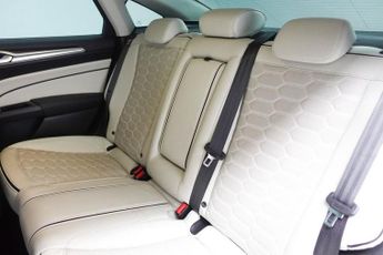 FORD MONDEO 2.0 TDCi Vignale Saloon 4dr Diesel Powershift Euro 6 (s/s) (210 