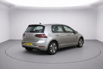 VOLKSWAGEN E-GOLF 35.8kWh e-Golf Hatchback 5dr Electric Auto (136 ps)