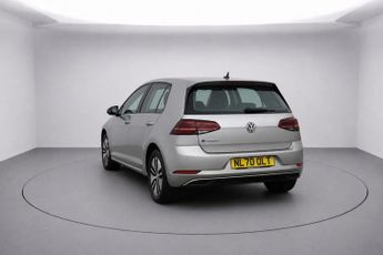 VOLKSWAGEN E-GOLF 35.8kWh e-Golf Hatchback 5dr Electric Auto (136 ps)