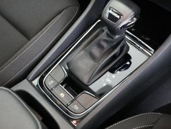 SKODA KAROQ 1.5 TSI ACT SE Drive SUV 5dr Petrol DSG Euro 6 (s/s) (150 ps)