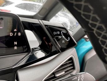 VOLKSWAGEN ID.3 Pro Performance 58kWh Family Hatchback 5dr Electric Auto (204 ps