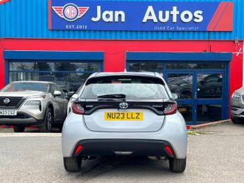 TOYOTA YARIS 1.5 VVT-h Icon E-CVT Euro 6 (s/s) 5dr