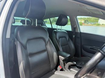 KIA SPORTAGE 2.0 CRDi KX-3 SUV 5dr Diesel Auto AWD Euro 6 (134 bhp)