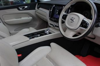 VOLVO XC60 2.0 B5 MHEV Inscription SUV 5dr Petrol Hybrid Auto AWD Euro 6 (s