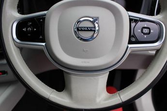 VOLVO XC60 2.0 B5 MHEV Inscription SUV 5dr Petrol Hybrid Auto AWD Euro 6 (s