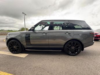 LAND ROVER RANGE ROVER 4.4 SD V8 Autobiography SUV 5dr Diesel Auto 4WD Euro 6 (s/s) (33