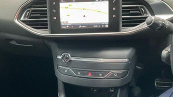 PEUGEOT 308 SW 1.2 PureTech Tech Edition Estate 5dr Petrol EAT Euro 6 (s/s) (13