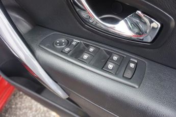 RENAULT MEGANE 1.6 dCi ENERGY Dynamique TomTom Hatchback 5dr Diesel Manual Euro