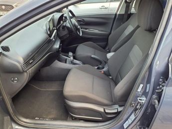 HYUNDAI BAYON 1.0 T-GDi Premium SUV 5dr Petrol DCT Euro 6 (s/s) (100 ps)