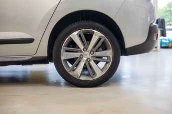 PEUGEOT 3008 1.6 BlueHDi Allure SUV 5dr Diesel EAT Euro 6 (s/s) (120 ps)