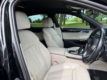 BMW 7 SERIES 3.0 730d M Sport Saloon 4dr Diesel Auto xDrive Euro 6 (s/s) (265