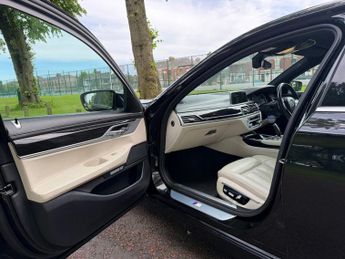 BMW 7 SERIES 3.0 730d M Sport Saloon 4dr Diesel Auto xDrive Euro 6 (s/s) (265