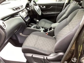 NISSAN QASHQAI 1.2 DIG-T N-Connecta SUV 5dr Petrol Manual 2WD Euro 6 (s/s) (115