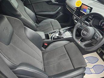 AUDI A4 AVANT 2.0 TFSI 40 Black Edition Estate 5dr Petrol S Tronic Euro 6 (s/s