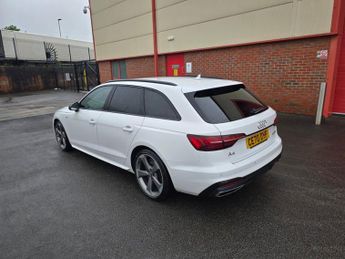 AUDI A4 AVANT 2.0 TFSI 40 Black Edition Estate 5dr Petrol S Tronic Euro 6 (s/s