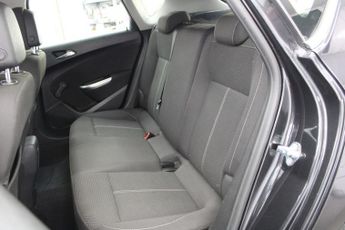 VAUXHALL ASTRA 2.0 CDTi SRi Hatchback 5dr Diesel Auto Euro 5 (165 ps)