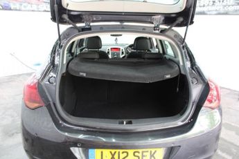 VAUXHALL ASTRA 2.0 CDTi SRi Hatchback 5dr Diesel Auto Euro 5 (165 ps)