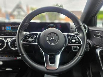 MERCEDES-BENZ A-CLASS 1.5 A180d Sport (Executive) Hatchback 5dr Diesel 7G-DCT Euro 6 (
