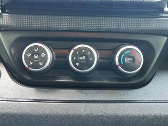 RENAULT TRAFIC 2.0 dCi Blue LL30 Business+ Panel Van 5dr Diesel Manual L2 H1 Eu
