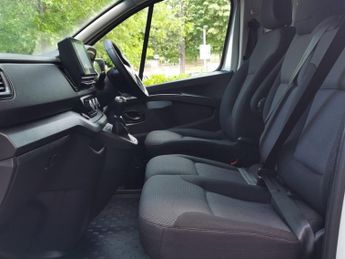 RENAULT TRAFIC 2.0 dCi Blue LL30 Business+ Panel Van 5dr Diesel Manual L2 H1 Eu