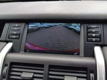 LAND ROVER DISCOVERY SPORT 2.0 TD4 HSE Luxury SUV 5dr Diesel Auto 4WD Euro 6 (s/s) (180 ps)