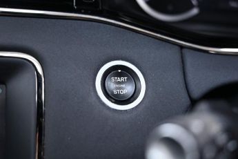 LAND ROVER RANGE ROVER EVOQUE 2.0 D200 MHEV R-Dynamic SE SUV 5dr Diesel Auto 4WD Euro 6 (s/s) 