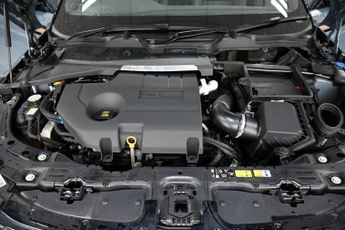 LAND ROVER RANGE ROVER EVOQUE 2.0 D200 MHEV R-Dynamic SE SUV 5dr Diesel Auto 4WD Euro 6 (s/s) 