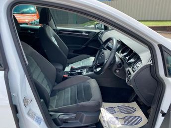 VOLKSWAGEN GOLF 2.0 TDI BlueMotion Tech GT Edition Hatchback 5dr Diesel DSG Euro