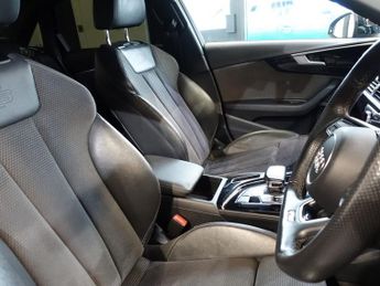 AUDI A4 2.0 TDI 35 Black Edition Saloon 4dr Diesel S Tronic Euro 6 (s/s)