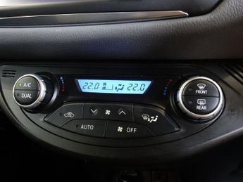 TOYOTA YARIS 1.5 VVT-h Icon Tech Hatchback 5dr Petrol Hybrid E-CVT Euro 6 (s/
