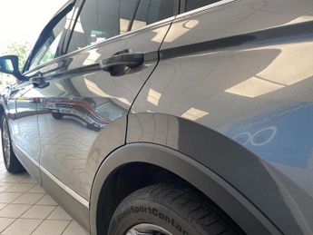VOLKSWAGEN TIGUAN 2.0 TDI Match SUV 5dr Diesel DSG Euro 6 (s/s) (150 ps)