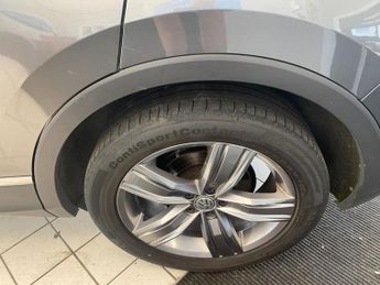VOLKSWAGEN TIGUAN 2.0 TDI Match SUV 5dr Diesel DSG Euro 6 (s/s) (150 ps)