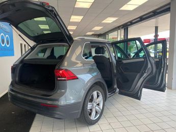 VOLKSWAGEN TIGUAN 2.0 TDI Match SUV 5dr Diesel DSG Euro 6 (s/s) (150 ps)