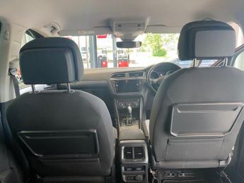 VOLKSWAGEN TIGUAN 2.0 TDI Match SUV 5dr Diesel DSG Euro 6 (s/s) (150 ps)