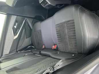 PEUGEOT E-3008 73kWh GT SUV 5dr Electric Auto (210 ps)