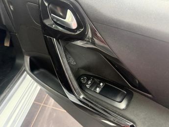 PEUGEOT 208 1.2 PureTech Active Hatchback 5dr Petrol Manual Euro 6 (s/s) (82