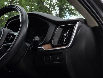 VOLVO XC60 2.0 D4 Inscription SUV 5dr Diesel Auto AWD Euro 6 (s/s) (190 ps)