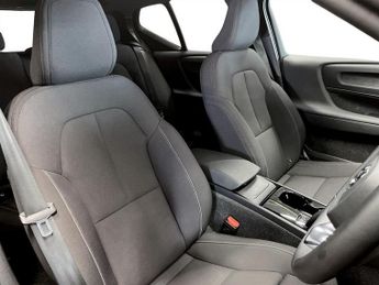 VOLVO XC40 Recharge 69kWh Plus SUV 5dr Electric Auto (231 ps)