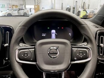VOLVO XC40 Recharge 69kWh Plus SUV 5dr Electric Auto (231 ps)