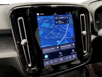 VOLVO XC40 Recharge 69kWh Plus SUV 5dr Electric Auto (231 ps)
